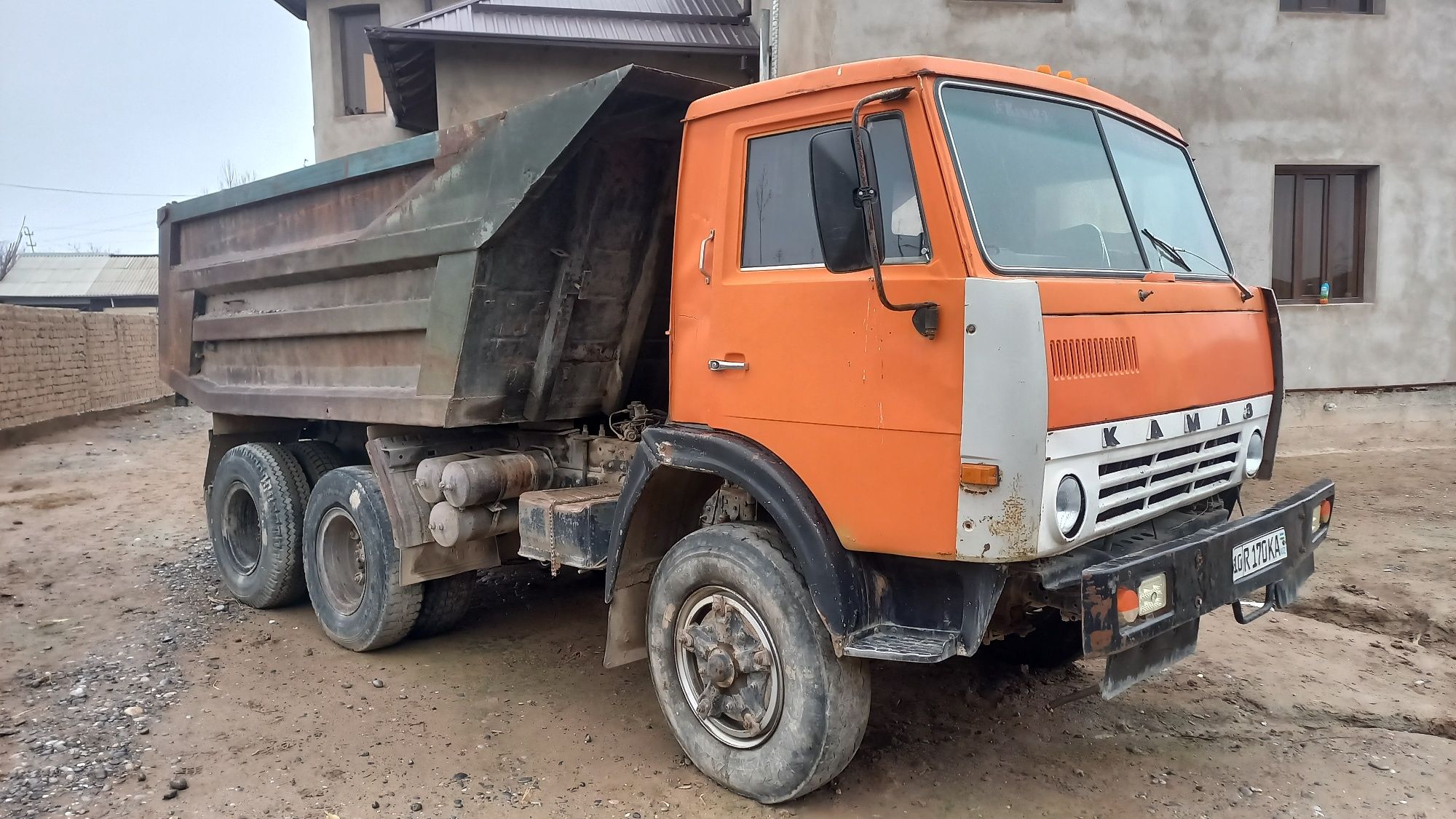 Kamaz sotiladi. Hamma joyi yaxshi.