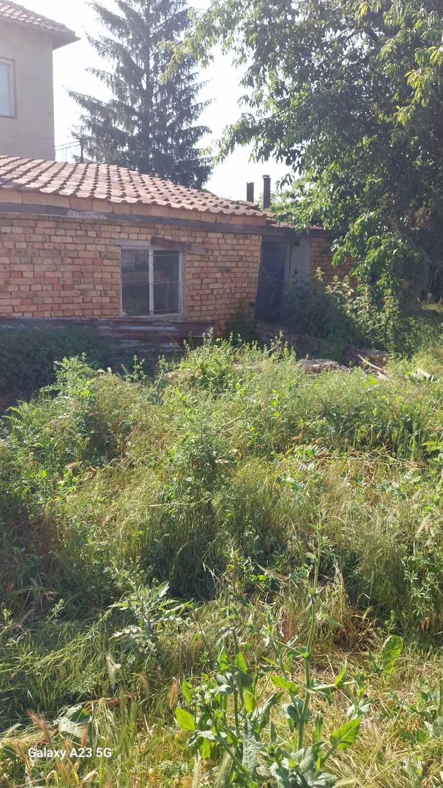 Продавам къща в гр Вълчи Дол