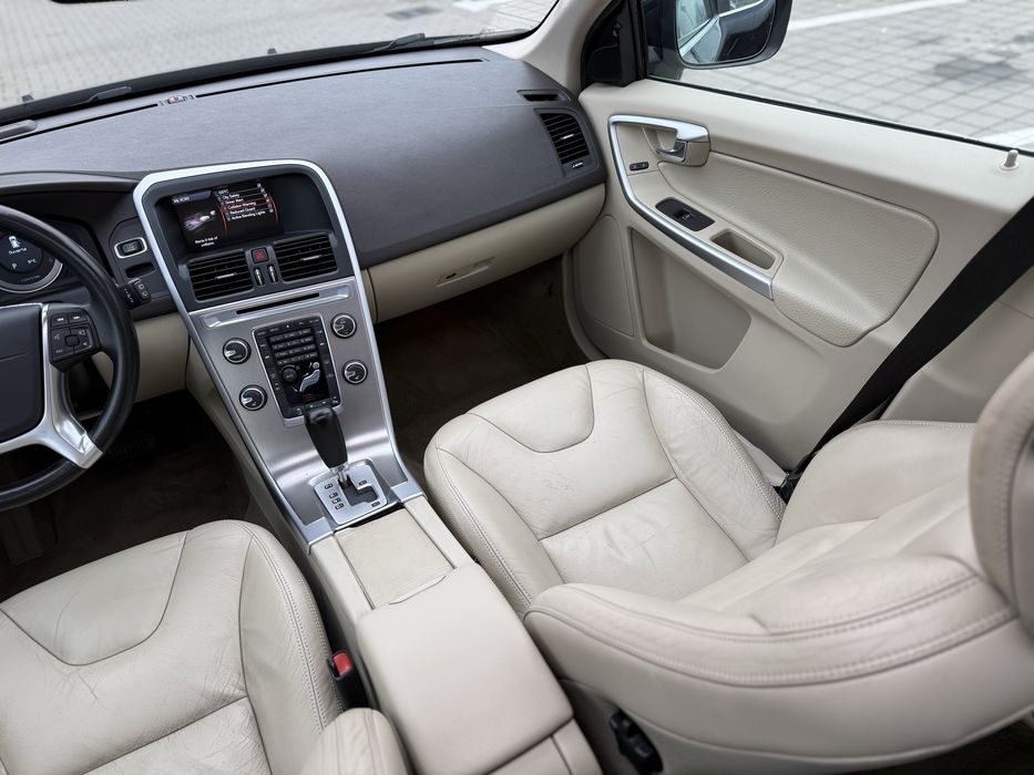 Volvo XC60 Automat 5 Cilindrii 163CP FULL DOTARI 2.0D
