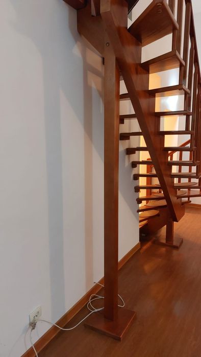 Scară de interior lemn masiv