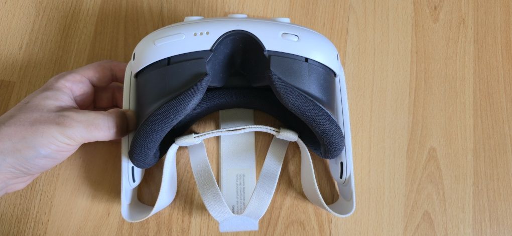 Meta Quest 3(VR headset)