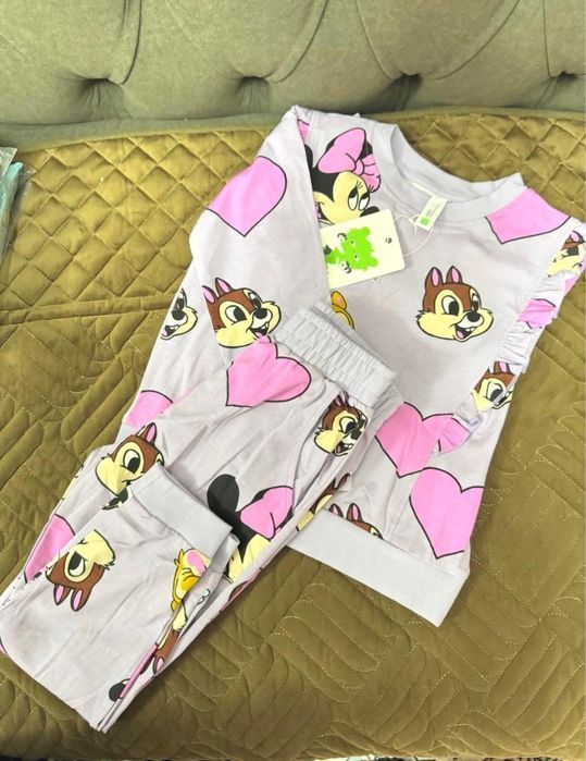 Продам качественные костюмы