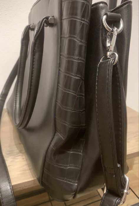 Vând Genti de damā