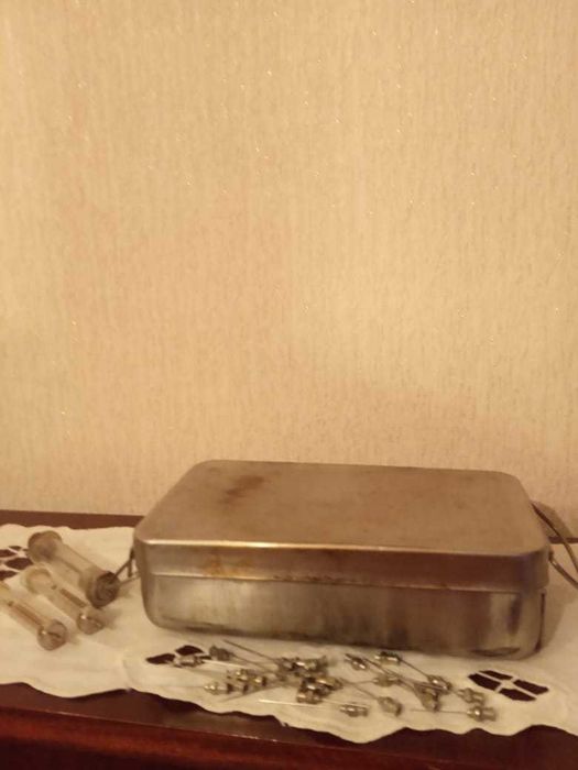 Стерилизатор советский, шприцы иголки. Нержавейка