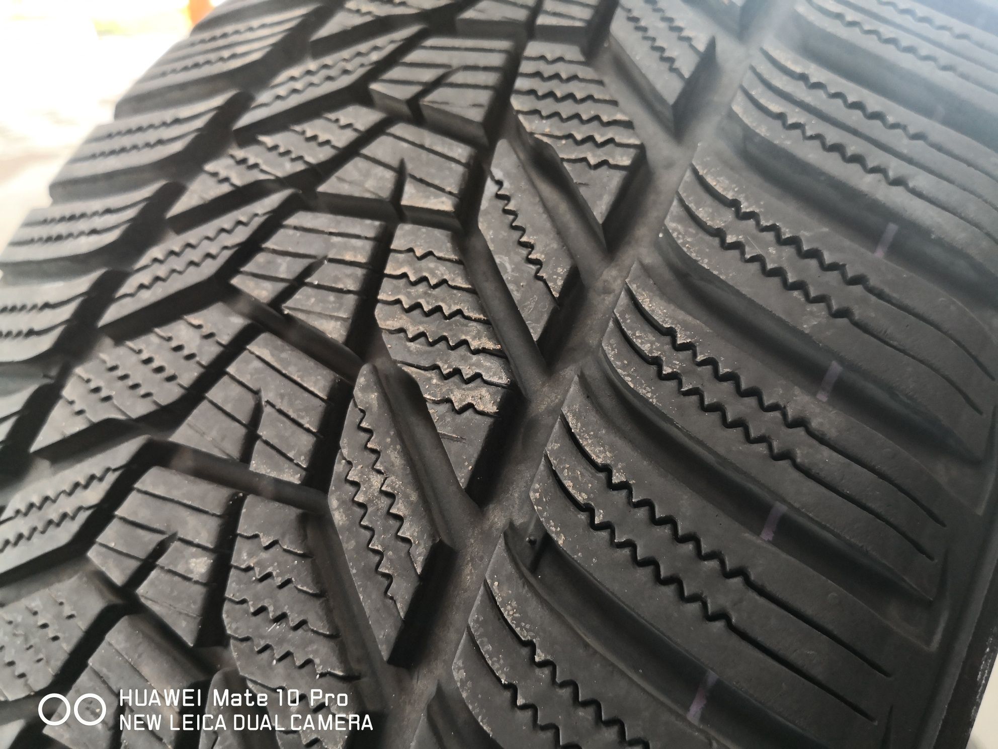 235 40 18 цола гуми hankook като нови dot 22