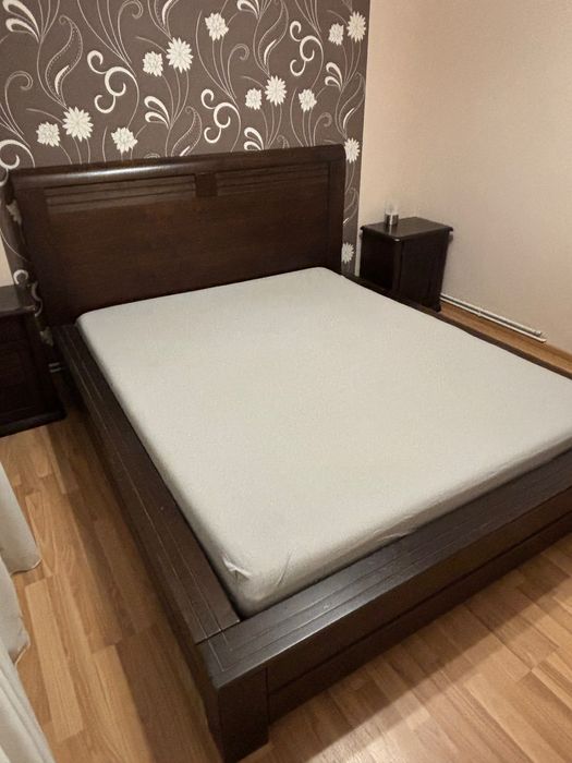 Pat + noptiere gratuit (fără saltea)