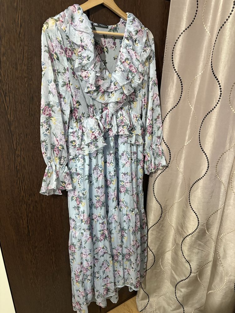 Rochie Zara albastra,model floral,M