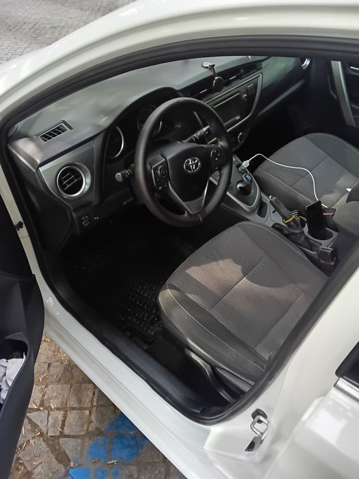 TOYOTA AURIS HYBRID 1.8benzina 4.5L/100km km reali carvertical