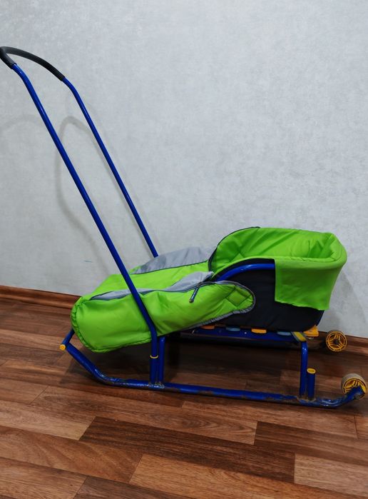 Продам санки с чехлом