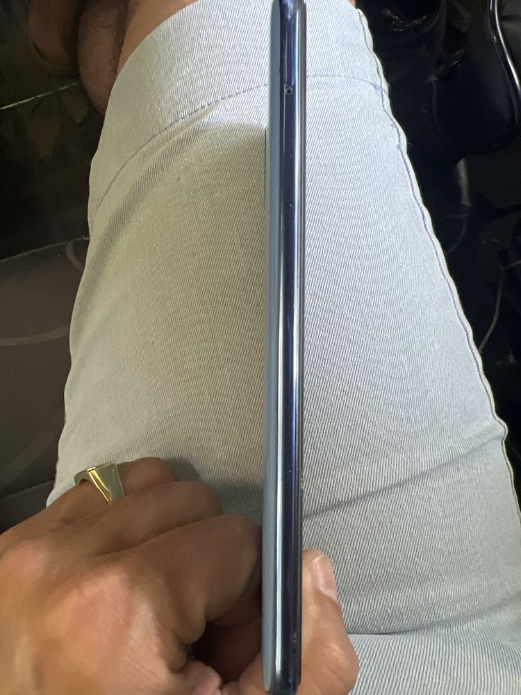 Продам Samsung A70 6/128