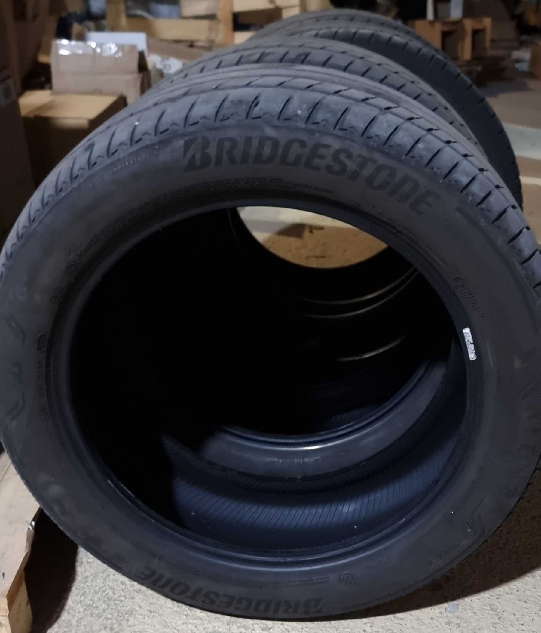 Bridgestone  305 /40 /20 275 /45/ 20