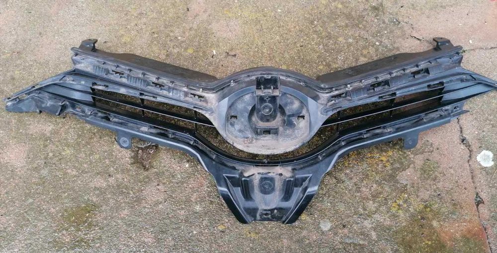 Решетка за Тойота Аурис 2018 г комплект или на части