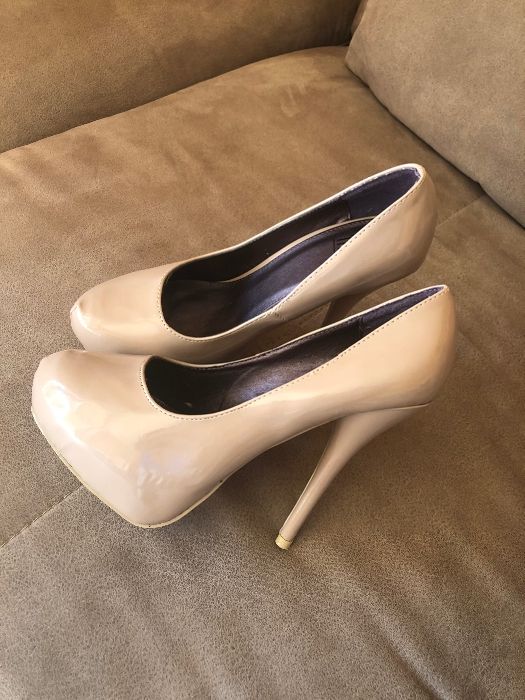Дамски обувки (нови), р-р 39
