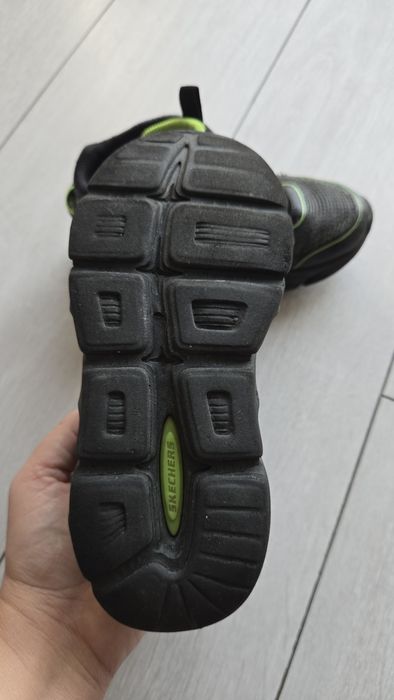 Ghetute Skechers marimea 30