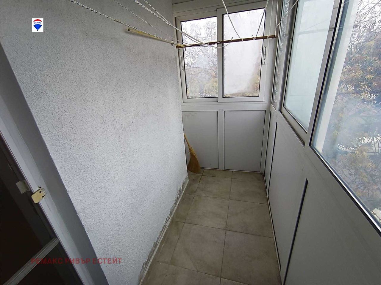 Продава се Тристаен апартамент в Русе, Централен кооп. пазар - 90 кв.м за 1277 €/кв.м - Снимка #11