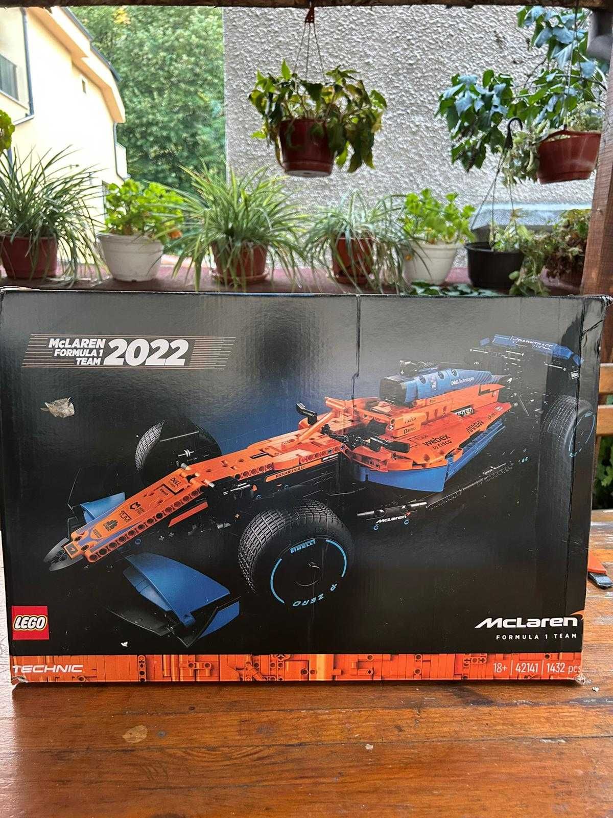 LEGO Technic™ McLaren Formula 1™ Race Car (42141)