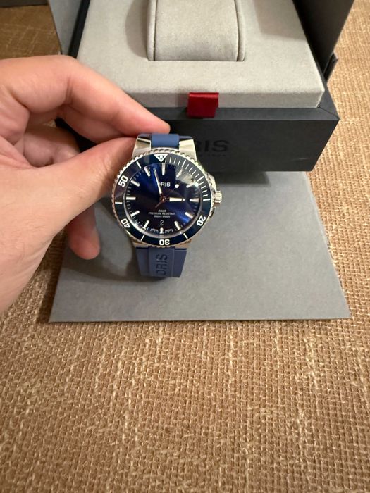 Oris Aquis Date - 41.5 mm , перфектно състояние, гаранция до 2028!