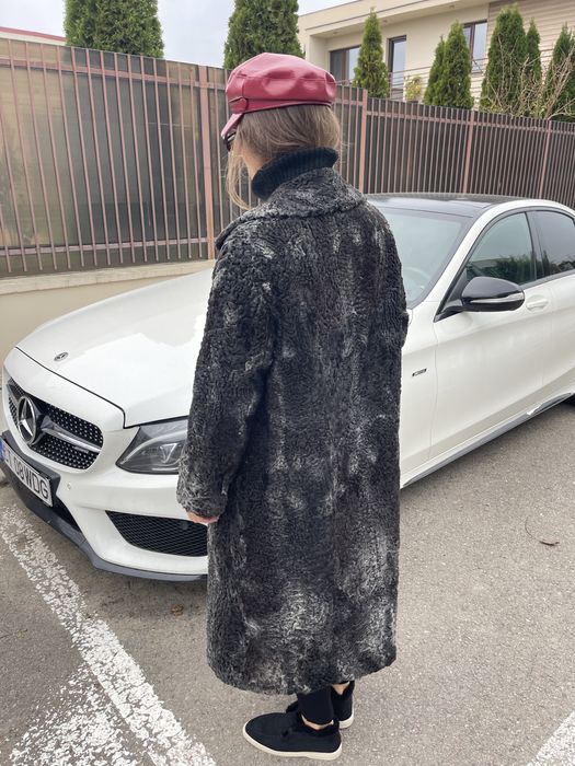 Haina lunga din blana naturala de astrahan