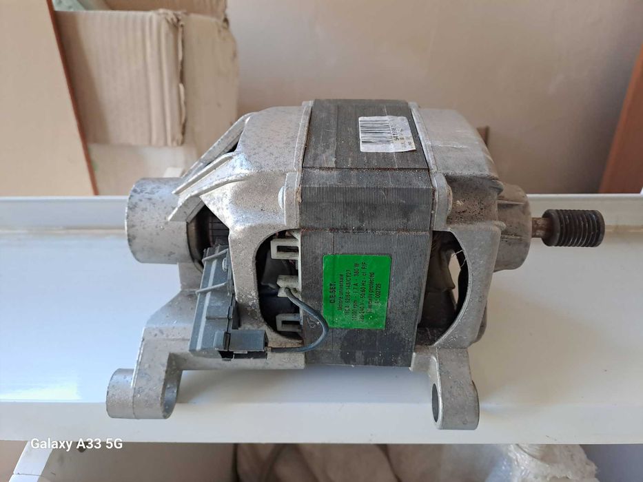 Продавам двигател за пералня Candy