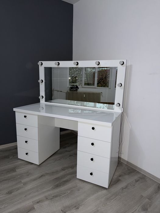 Masa de makeup/toaleta profesionala