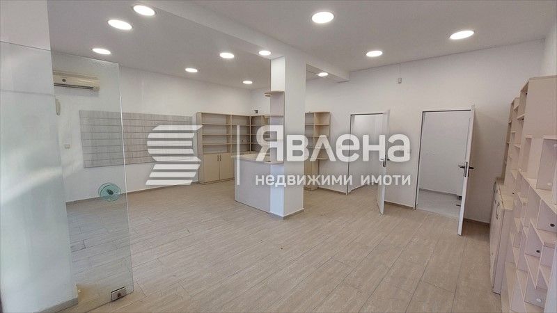 Дава се под наем Магазин в Поморие - 50 кв.м за 300 € - Снимка #1