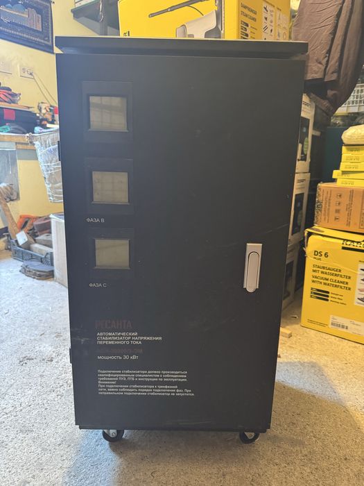 Стабилизатор напряжения Ресанта АСН-30 000/3 ЭМ