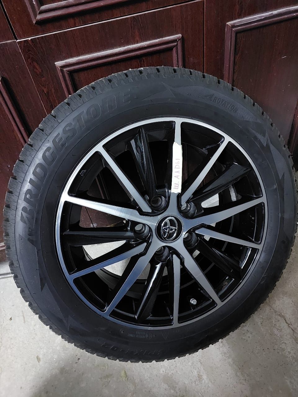 Новые зимние шины с дисками Bridgestone