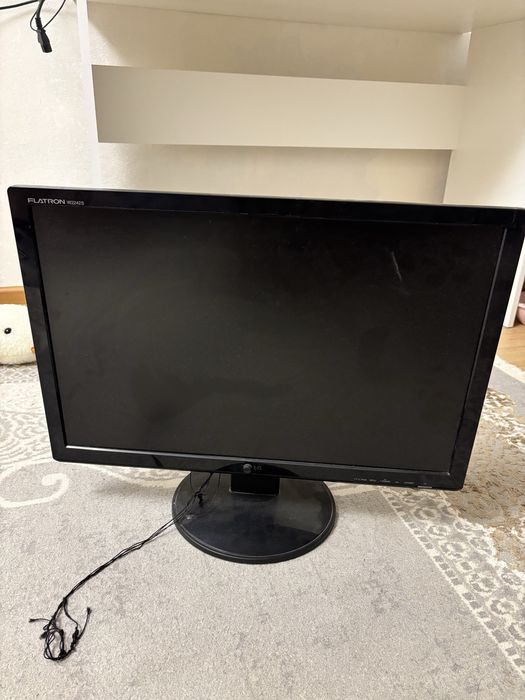 Продам большой хороший монитор 24дюймов LG