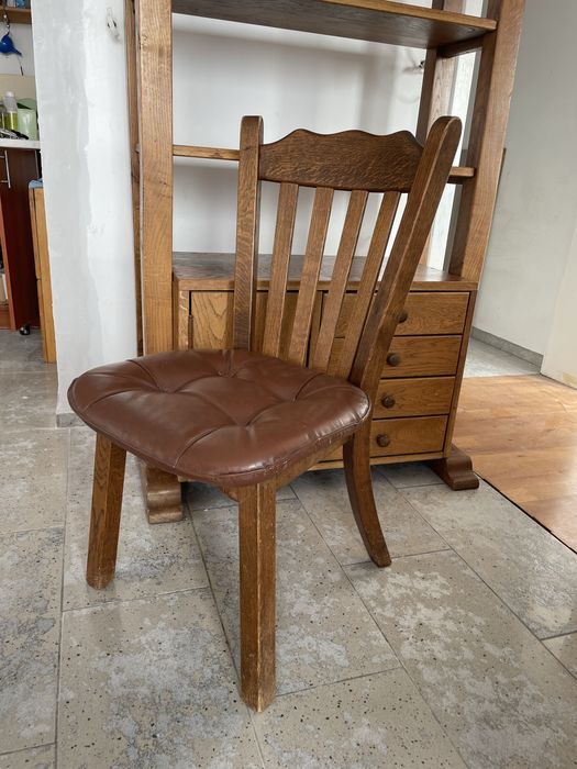 Масивна мебел - столове с тапицерия