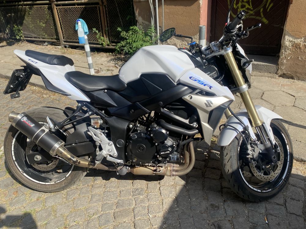 Suzuki GSR 750/ сузуки ГСР 750