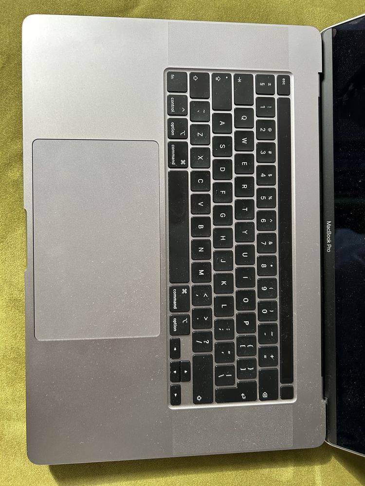 MacBook Pro 2019 16" i9, 32GB, 1TB SSD, Radeon 5500M 4GB