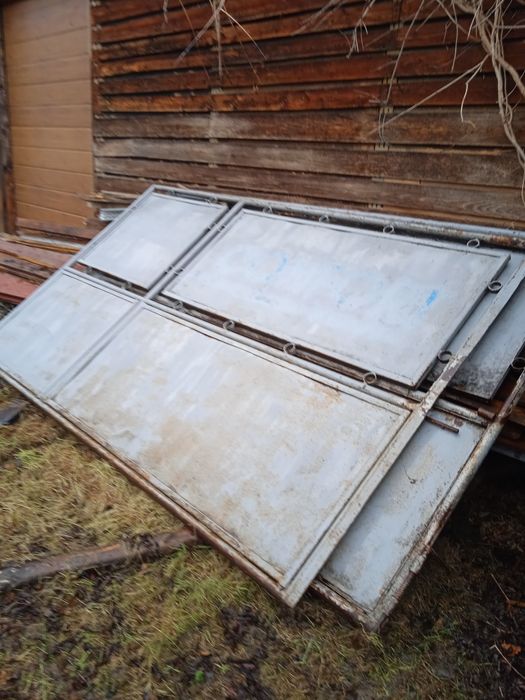 Poarta de fier metal