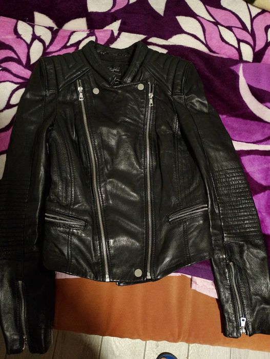 Vând geacă de damă Zara din piele