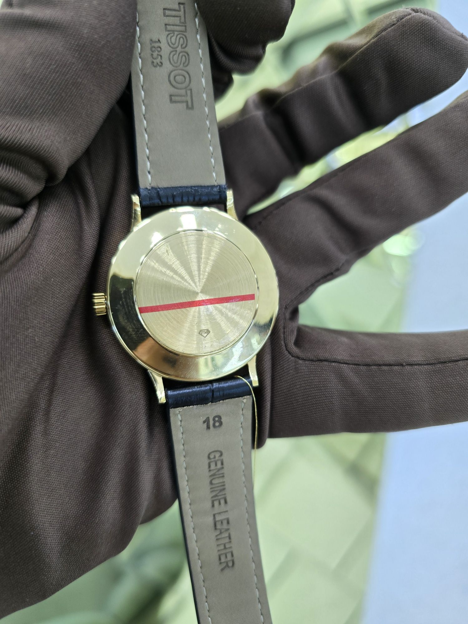 Продам женские золотые часы 750 пробы