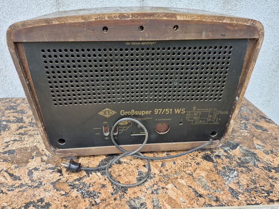 Radio cu lampi marca EAK ,model Super mare 97/51WS, made in Germany
Su