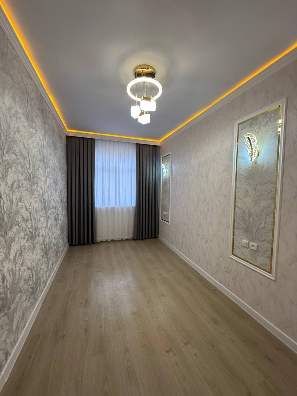 Продаю 2 ком квартира на 3 этаже 4 этажного дома.Авиосозлар 1.