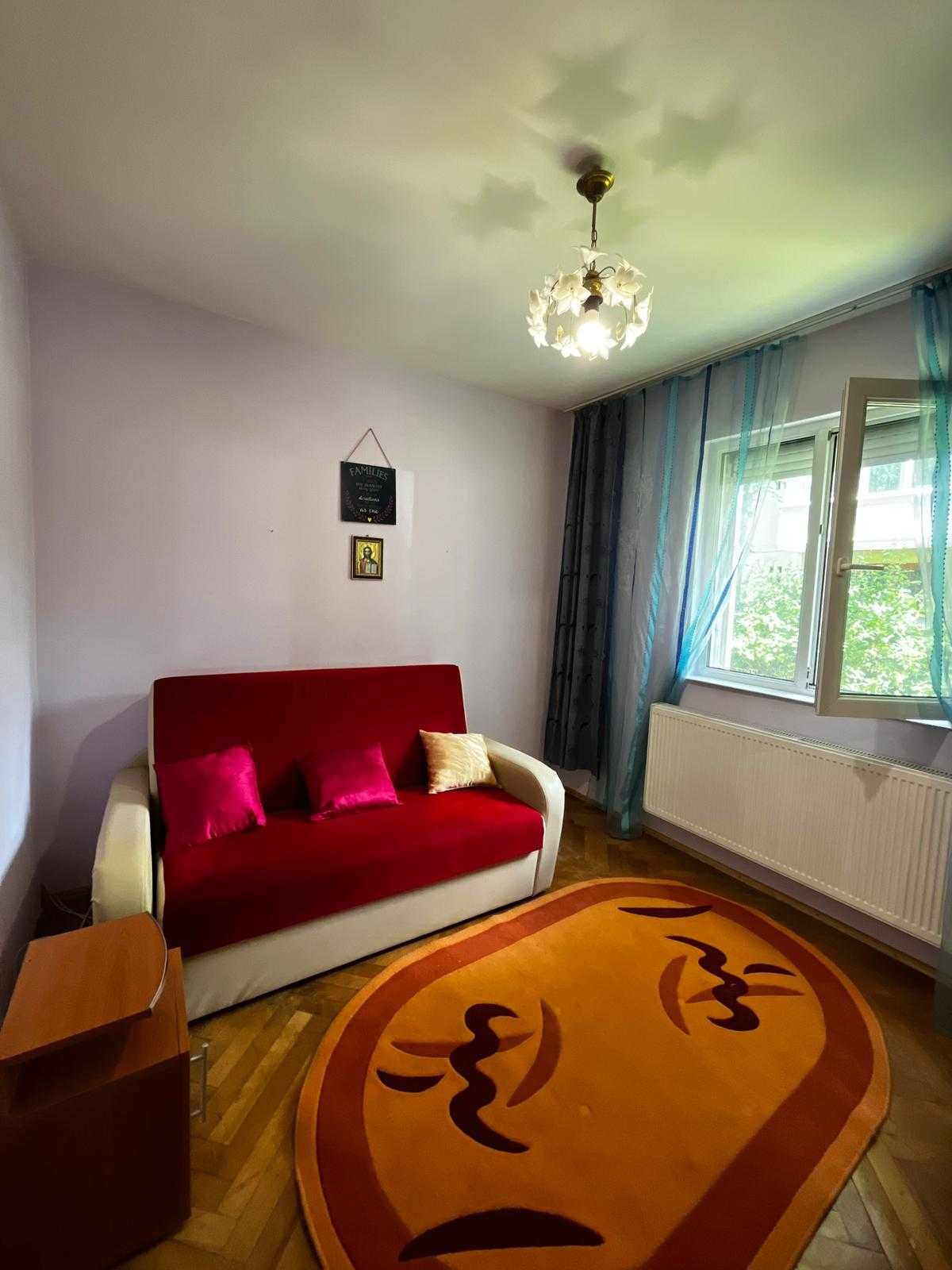 Apartament mobilat cu 2 camere, gradina si beci, zona Astra