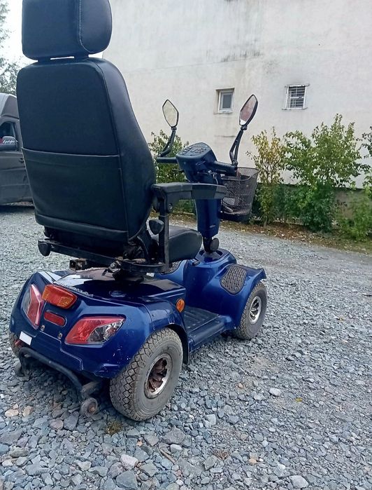 Scuter Carut electric pentru persoane cu dizabilități handicap