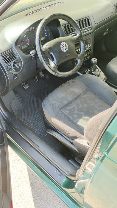 Продавам Кола за работа vw golf 4/1.4 газ бензин.всичко платено
