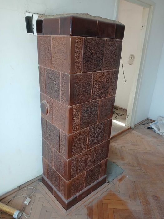 Vand două sobe de teracotă