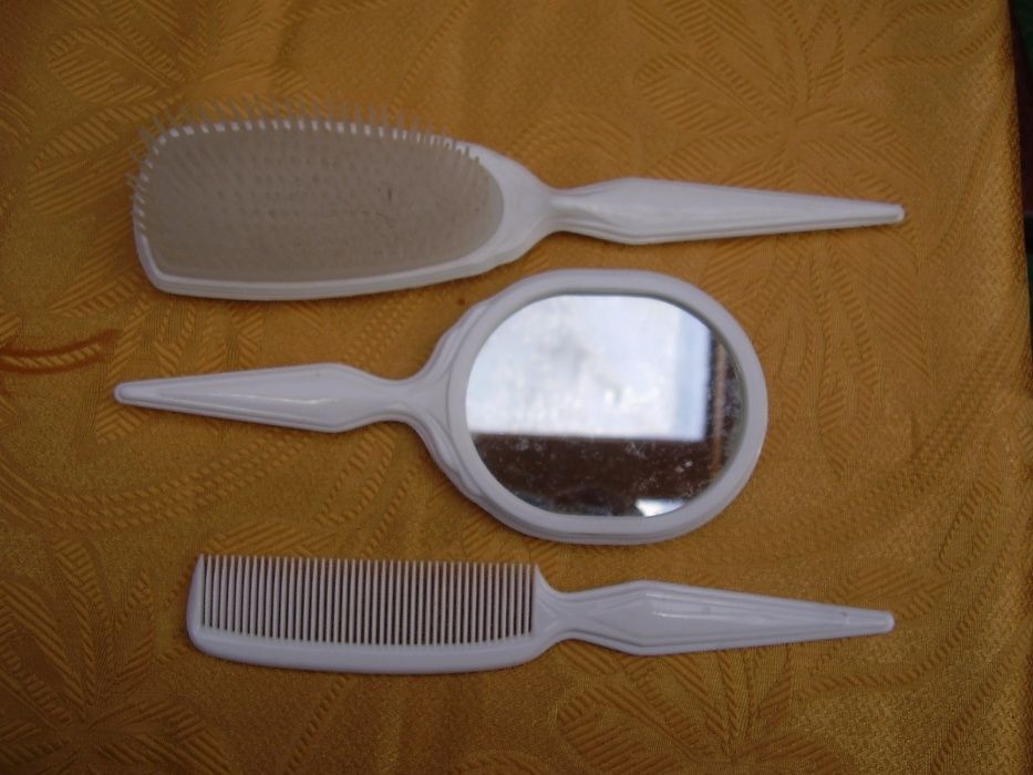 Set oglinda, pieptene ,perie.