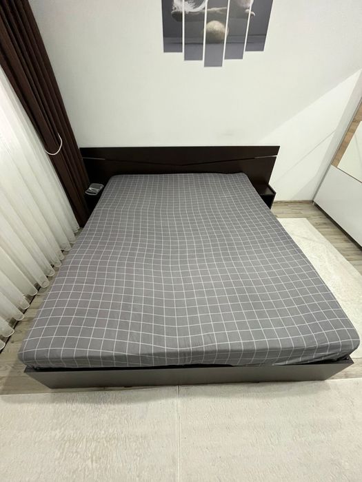 Спалня с матрак 160/200