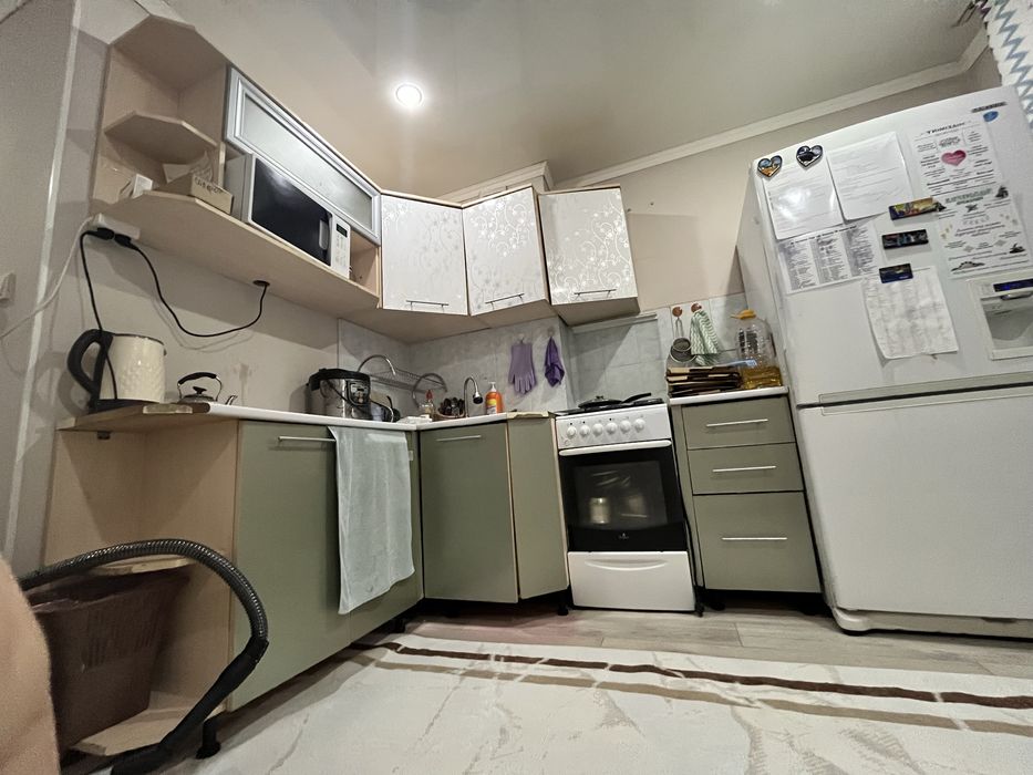 Продам кухонный гарнитур в хорошем состоянии