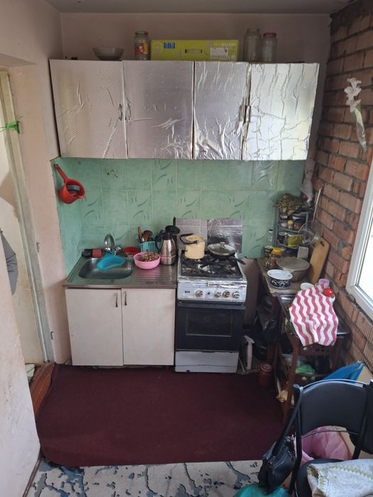 Продам 1 ком. 2  этаж дом 5 этажный кирпич. Балкон 2/6.