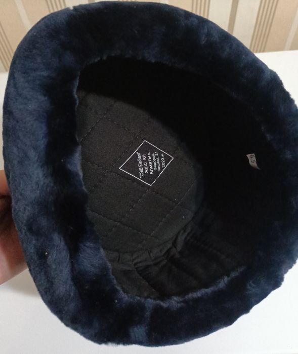 Продам уставную зимнюю шапку