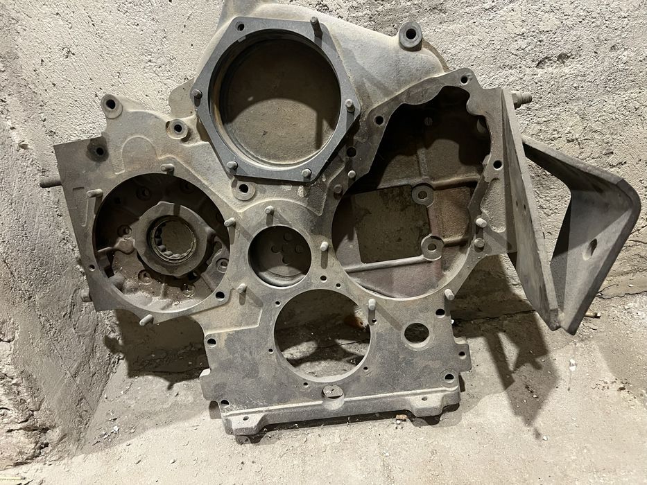 Передняя крышка дв 615