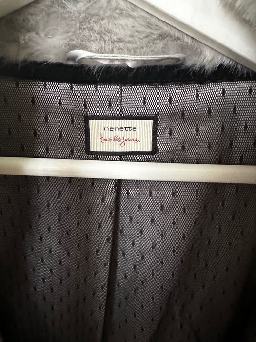 Стилно сиво палто