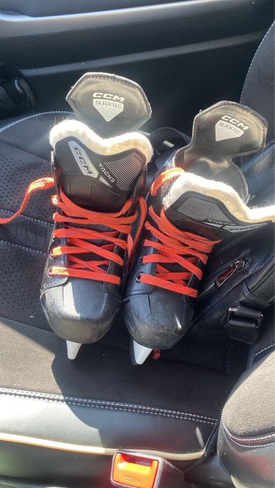Коньки хоккейные полупрофессиональные