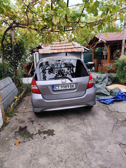 Продава Хонда Джаз (удар)