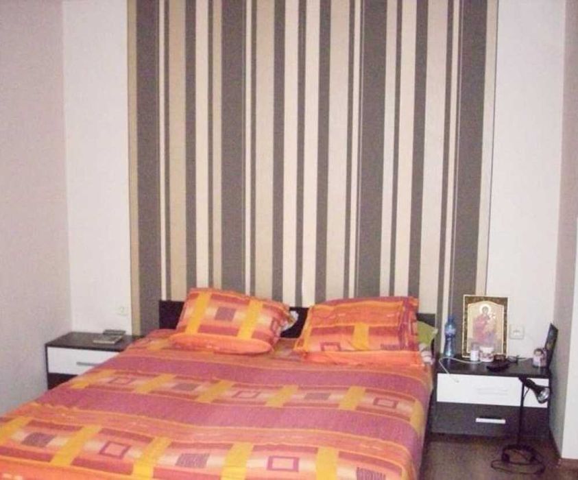 Тристаен апартамент в Люлин 8